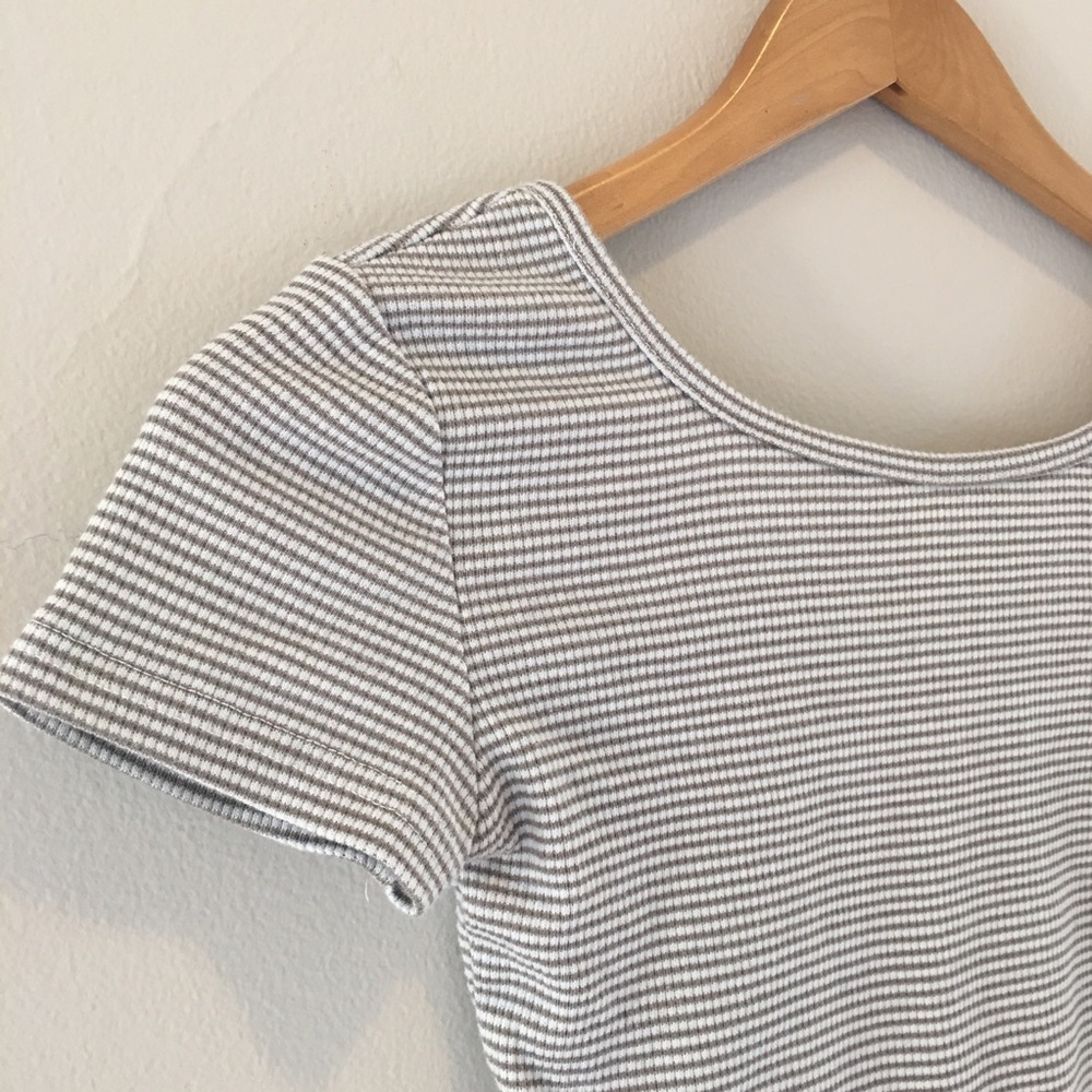 Crop Top - Picture 2 of 4